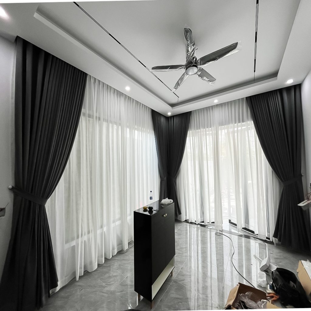 RÈM SÁO NHỰA GIẢ GỖ SKK 36 mau rem cua 2 lop