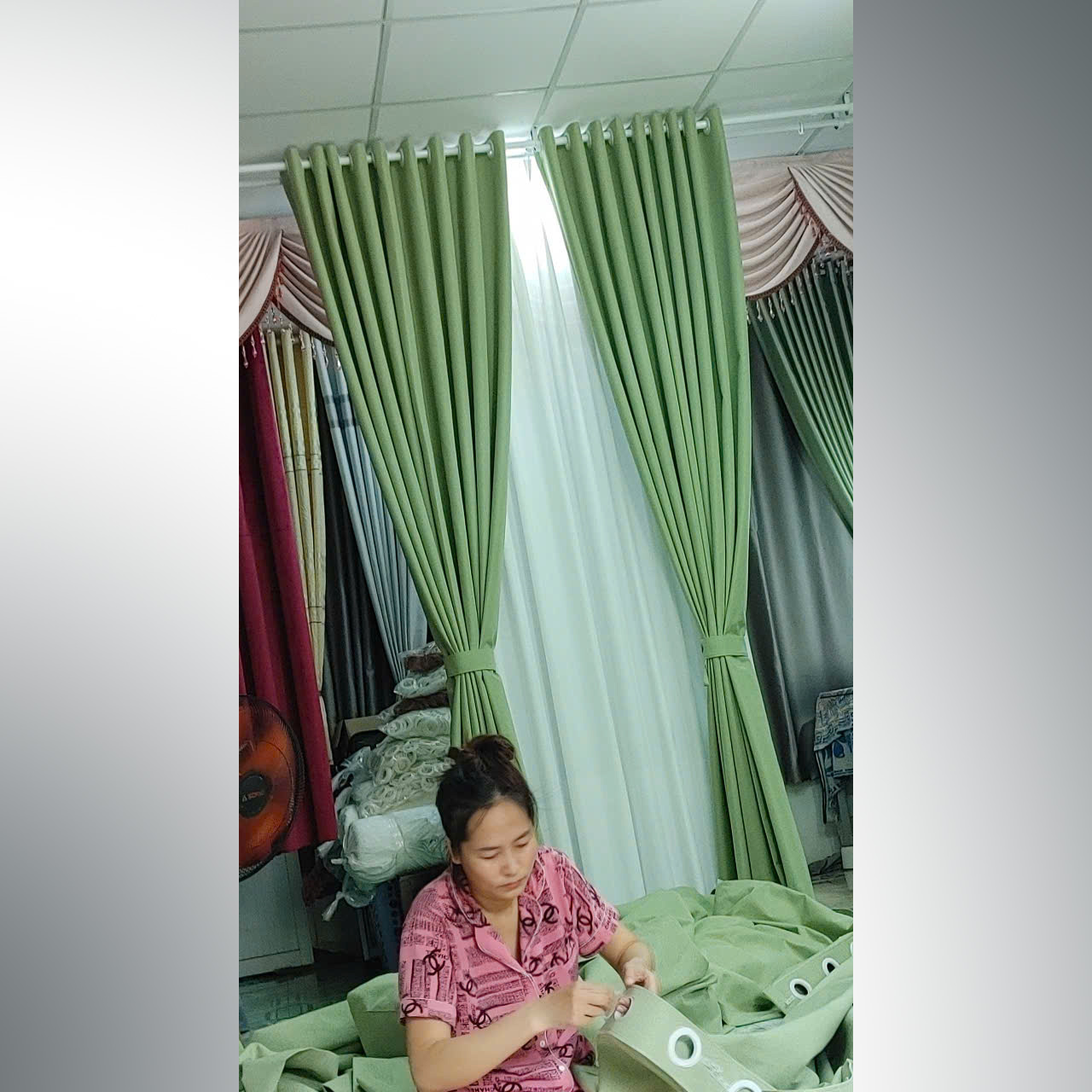 Rèm vải bố chống nắng tuyệt đối 241214. 79 Rèm vải bố chống nắng tuyệt đối 241214.