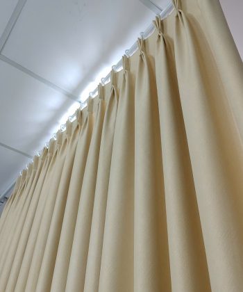 Rèm vải màu vàng họa tiêt nổi 241214. 33 z6129245177757 0704e971cf867a79426d0a59ac94486a