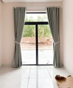 cua ra vao ben hong nha rem cua vai