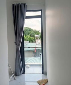 rem cua ra vao ban cong