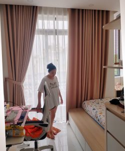 rem cua 2 lop phong ngu cho cua 4 canh ra vao ban cong 1