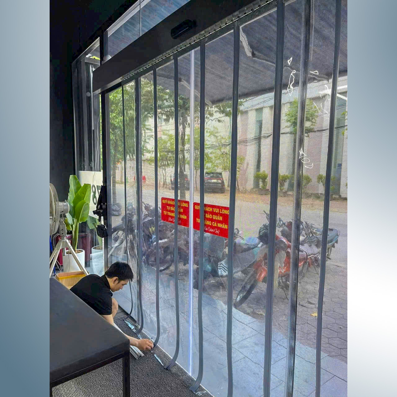 Rèm Ngăn Lạnh Nam Châm Hít Tự Động PVC Cao Cấp | Rèm Thiên Kim 3 Rèm Ngăn Lạnh Nam Châm Hít Tự Động PVC Cao Cấp | Rèm Thiên Kim